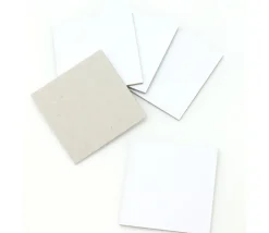24 carrés 4 x 4 cm carton rigide blanc/gris vierge tuiles à personnaliser