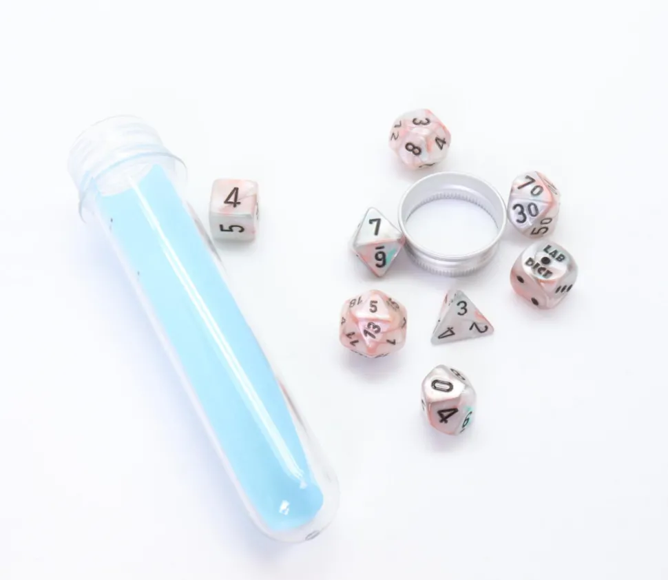 8 dés multi-faces nacrés bleu rose Lab Dice 6 chessex