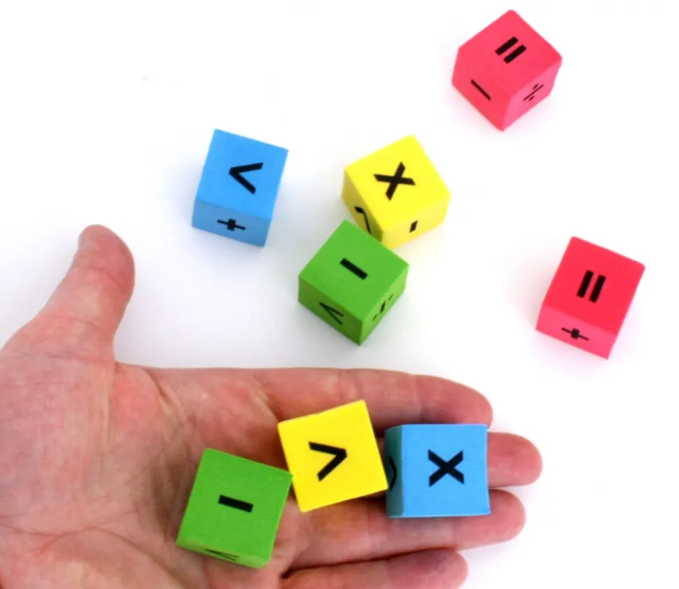8 Dés opérations mathématiques avec signes mousse 22 mm silencieux