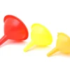 3 entonnoirs plastique : petit, moyen et grand