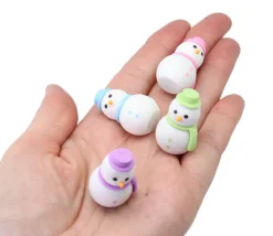 2 gommes : 1 Bonhomme de Neige et 1 Père-Noël