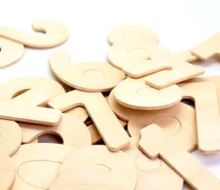 30 Grands chiffres 0 à 9 en bois de 8 cm