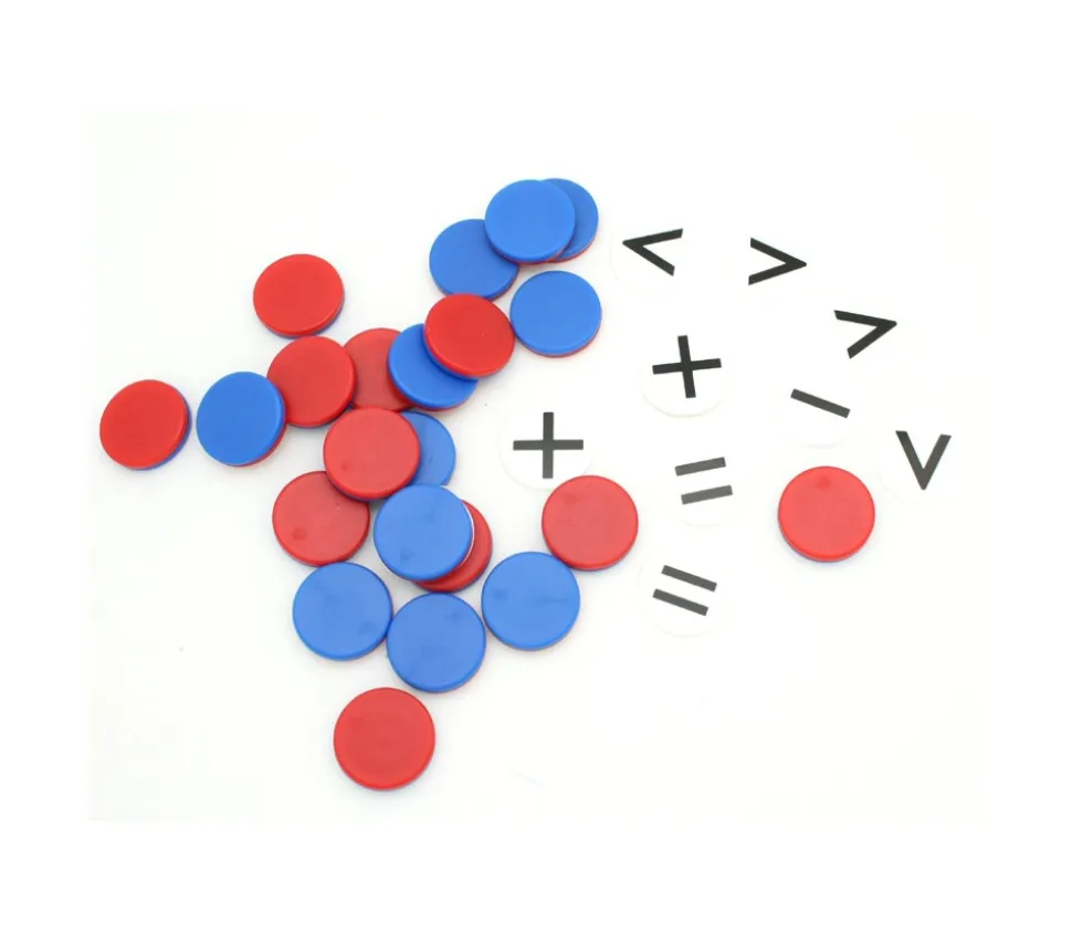 22 jetons réversibles + 10 jetons signes mathématiques