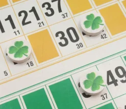 10 Jetons trèfle 4 feuilles -porte bonheur en bois 15 mm