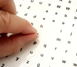 128 Lettres alphabet chiffres autocollant 9 mm - étiquettes transparentes