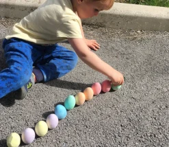 12 oeufs craies de trottoir 6 couleurs avec boite de rangement