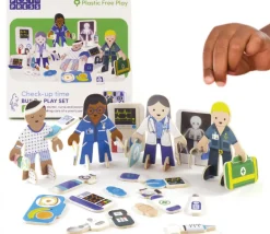 4 personnages en bois : docteurs et infirmiers. Thème médical à construire.