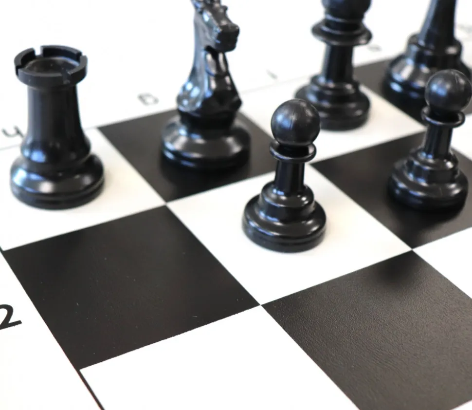 32 Pièces échecs plastique 97 mm taille T5 LESTE + 2 dames