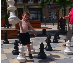 32 pions échecs ultra géants 63 cm animations XXL