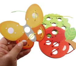 3 tableaux jeux de laçage bois verger