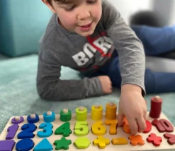 Abaque arc-en-ciel des chiffres et couleurs tout en bois