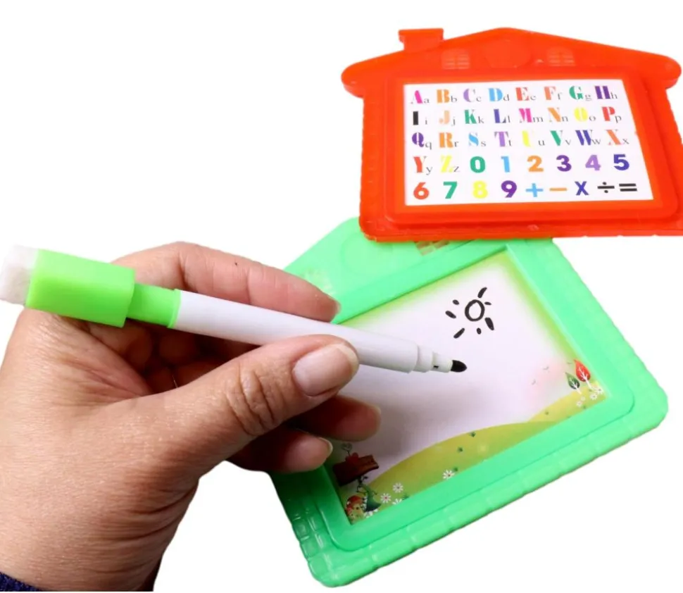 Ardoise effaçable blanche forme maison + feutre éponge 11 x 13.5 cm