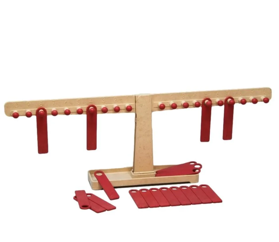 Balance éducative des poids et chiffres en bois recyclé