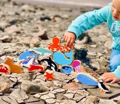 Baleine bleue en bois 17.5 x 5.4 x 2.5 cm