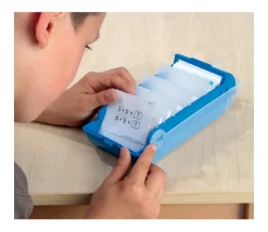 Boite à trier bleue pour cartes 20 x 9 x 6.5 cm plastique avec intercalaires amovibles