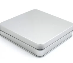 Boite métal carré pour accessoires jeux 120 x 120 x 25 mm