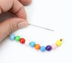 Boule percée de 8 mm en bois- Mini perle trou 2.5 mm