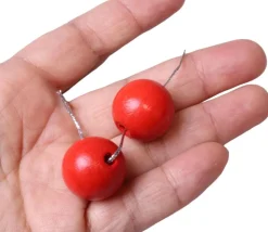 Boule rouge 2 cm percée en bois - perle hêtre trou 4 mm