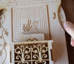 Calendrier perpétuel maisonnette tout en bois pour enfants