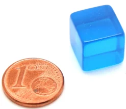 Cube 12 mm bleu plastique translucide coloré