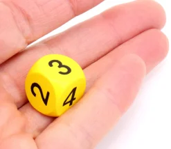 Dé 2 2 3 3 4 4 en bois de 16 mm jaune