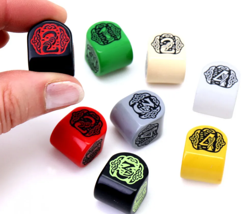 Dé 4 faces Celtic 3D moderne (forme arrondie)