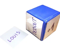 Dé géant bleu faces modifiables 15,5 cm personnalisable à volonté