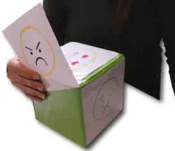 Dé géant vert faces modifiables 15,5 cm personnalisable à volonté