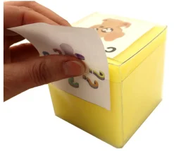 Dé mousse 8 cm faces modifiables personnalisable à volonté. Jaune