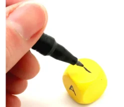 Dé neutre jaune 16 mm en bois sans marquage hêtre à l'unité