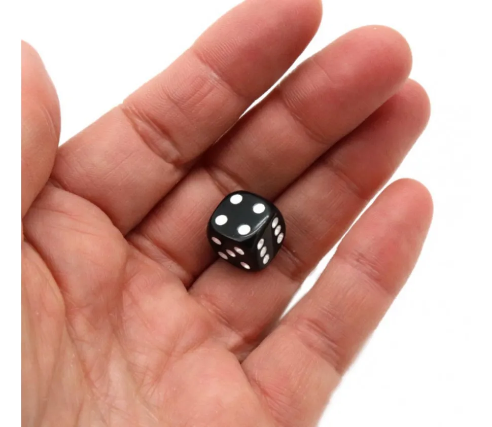 Dé noir en plastique 12 mm de 1 à 6 pour jeu de société