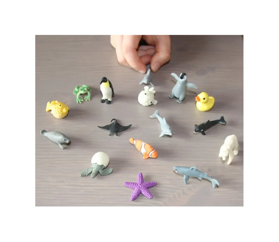 Figurine mini mini grand requin blanc 15 x 34 x 12 mm