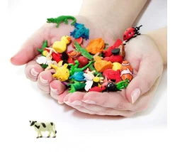 Figurine mini mini vache noire et blanche 15 x 8 x 30 mm