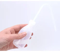 Flacon à col étroit 100 ml avec pissette