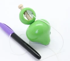Grosse toupie bois 10 cm avec lanceur ficelle