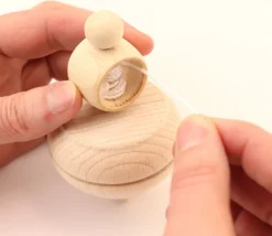 Grosse toupie bois brut avec lanceur ficelle 10.7 cm