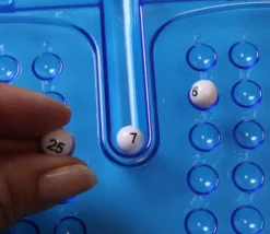 Jeu de mini loto familial avec boulier