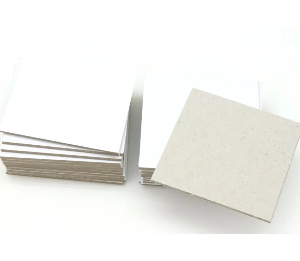 Kit Jeu mémo à personnaliser : Boite + 24 carrés 4 x 4 cm + 48 étiquettes