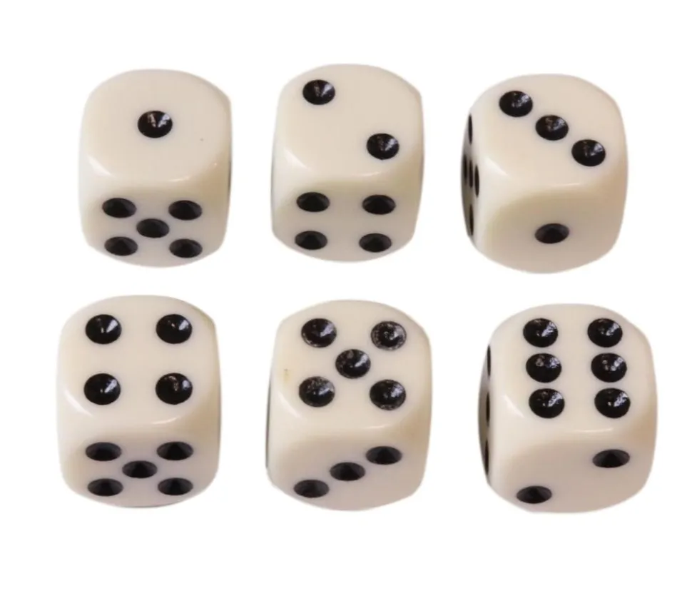Lot 6 Dés à jouer 16 mm ivoire points de 1 à 6 fin de série