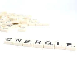 Lot 100 jetons lettres 19X19 mm avec points chiffres pour former des mots