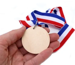 Médaille en bois neutre à personnaliser pour jeu ou cadeau