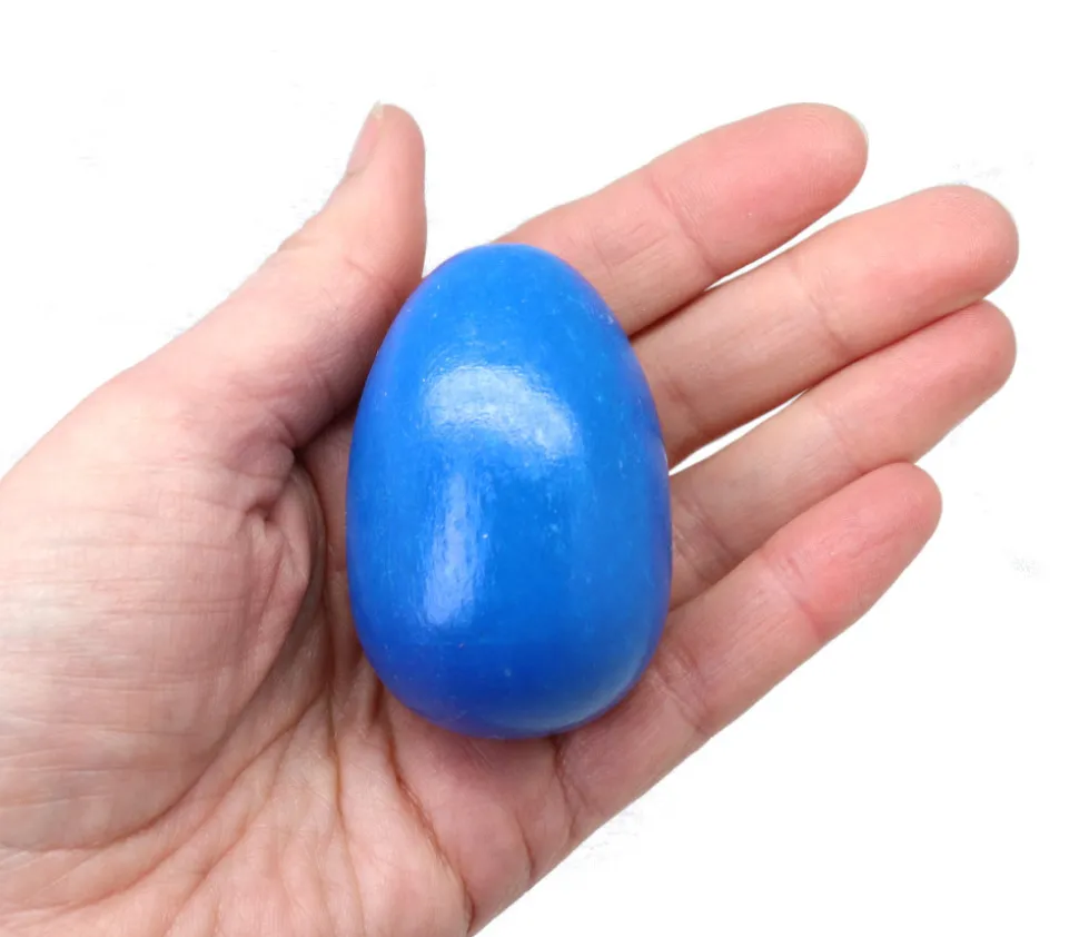 Oeuf en bois coloré de 6 cm à l'unité