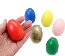 Oeuf en bois coloré de 6 cm à l'unité
