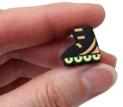 Pion de jeu roller skate en bois 16 x 17 x 10 mm