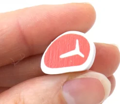 Pion de jeu steak Tbone en bois 13 x 17 x 10 mm