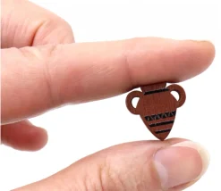 Pion en bois amphore marron vase 15 x 16 x 10 mm