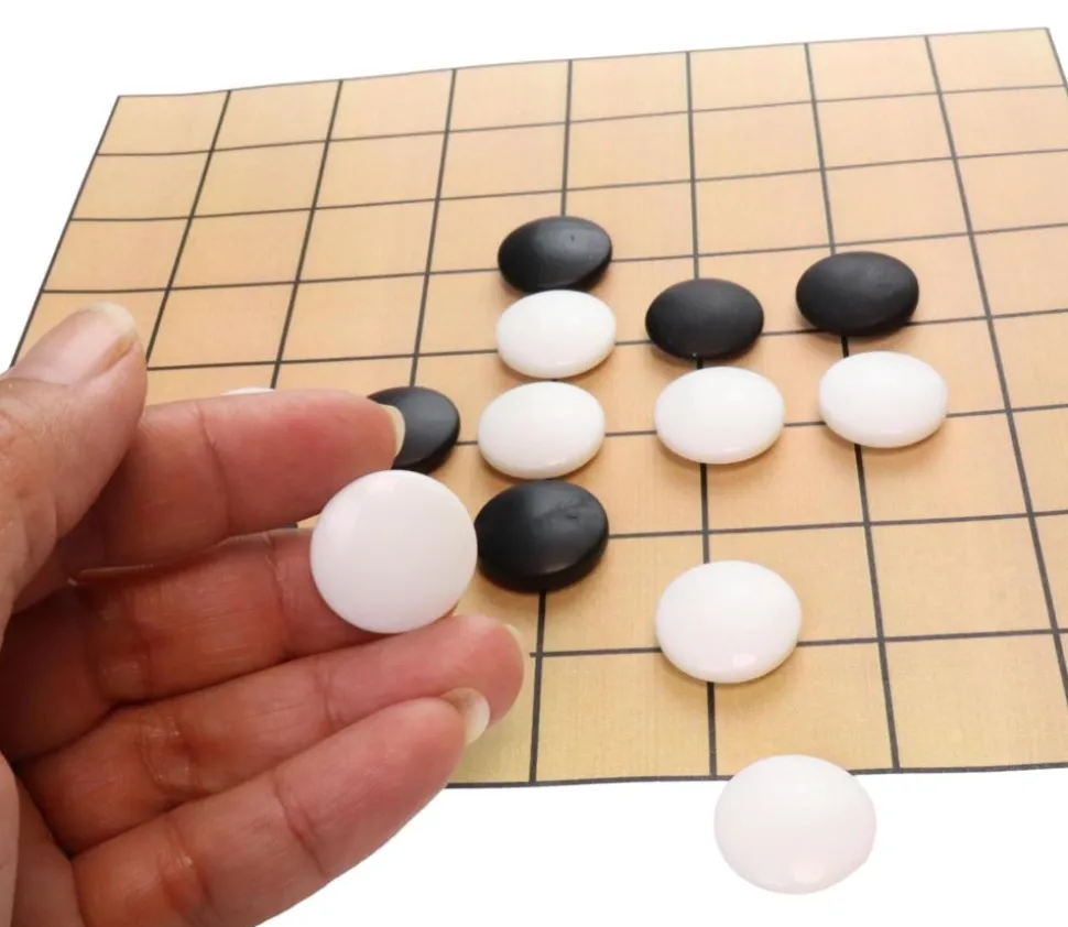 Pion galet 2 cm pour jeu de go noir ou blanc