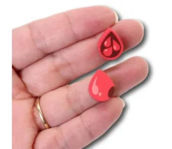 Pion Goutte de Sang en bois 15 x 13 x 5 mm