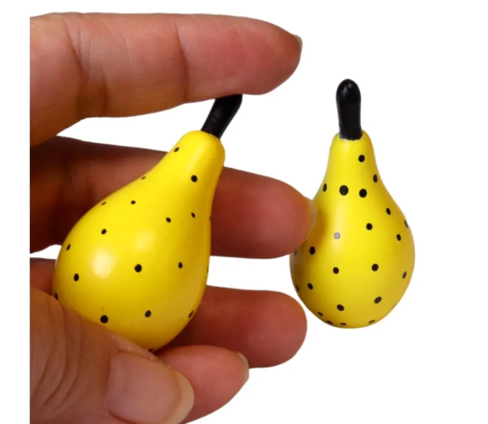 Poire en bois de 6x3.3 cm jouet fruit