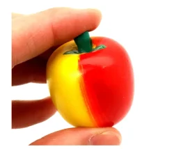 Pomme en bois 4 x 3.5 cm - jouet fruit